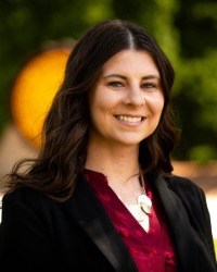 20251030-Sarah-Carman-headshot-01-200x250