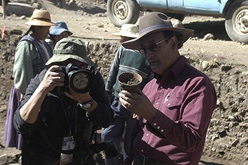 20080704_Sergio_Chavez_Bolivia_archaeology_research_site_360x240