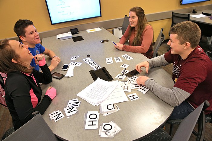Organic chemistry students play games during a course learning simulation at CLGS