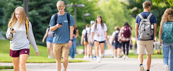 2022-223-0005-Welcome Back Busy Campus